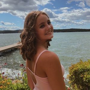 Meet your Posher, Kenzie